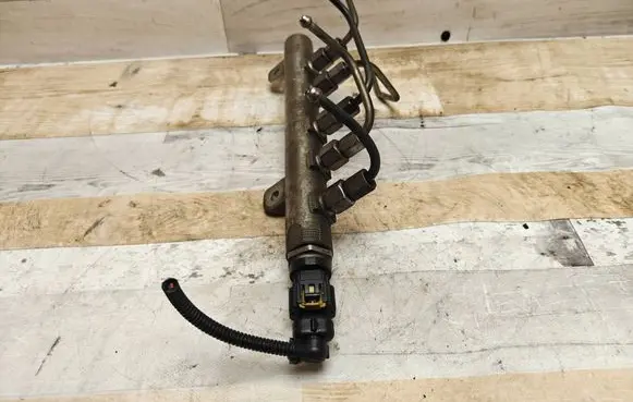 Opel Zafira B Fuel main line pipe 0445214095 071632L4 55197370