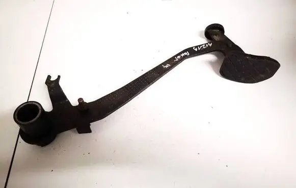 Volkswagen PASSAT B5.5 Clutch pedal 