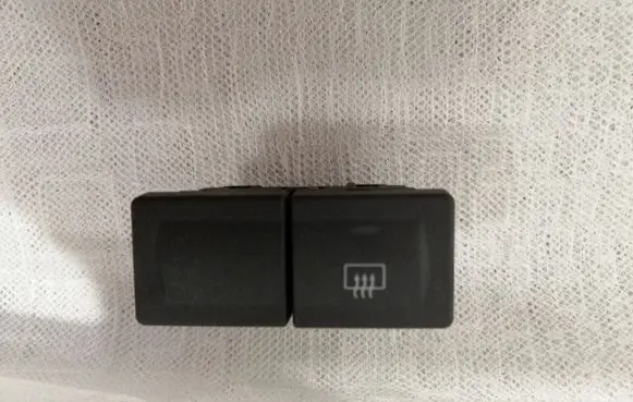 Ford Fusion Windscreen/window heater switch 6S6T 18C621BB