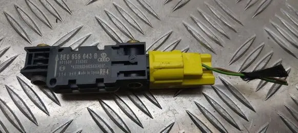 Audi A4 S4 B7 8E 8H Airbag deployment crash/impact sensor 8E0959643B