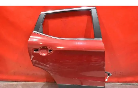Nissan Qashqai Rear door