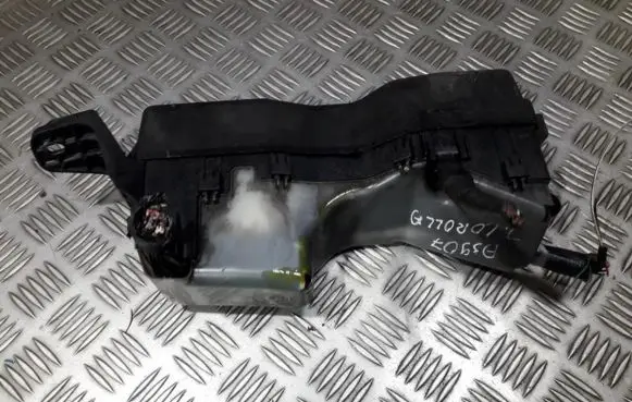 Toyota Corolla Verso E121 Fuse box set 5136ya1