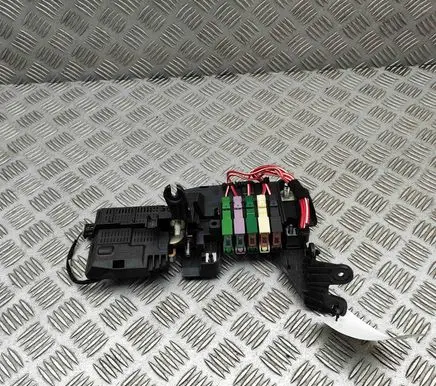 Mercedes-Benz GLE (W166 - C292) Fuse module A1669067701 A1665403612