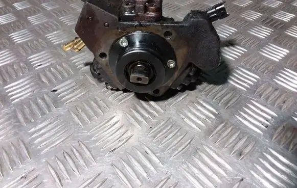 Opel Astra H Fuel injection high pressure pump 0445010157 0055206489