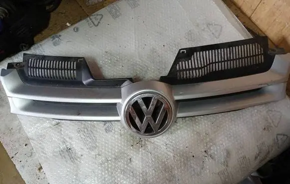 Volkswagen Golf V Front grill 1K0853653