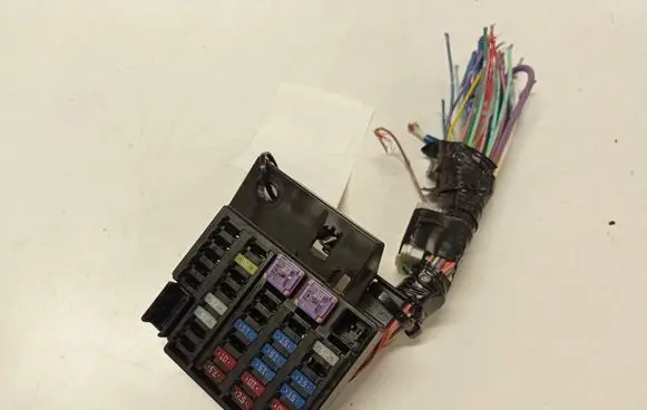 Mazda 3 II Fuse module