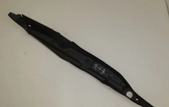 Mercedes-Benz C W203 Fender end trim A2038890325