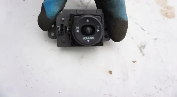 KIA Ceed Wing mirror switch