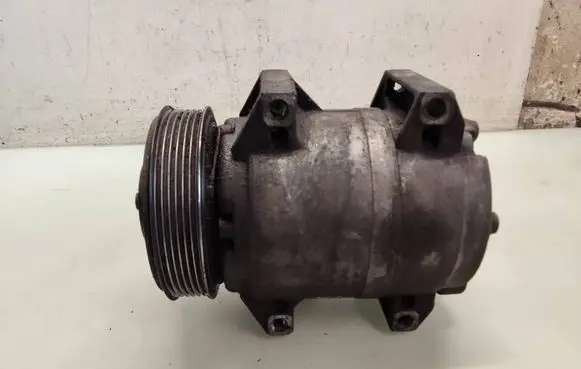 Volvo XC70 Air conditioning (A/C) compressor (pump)