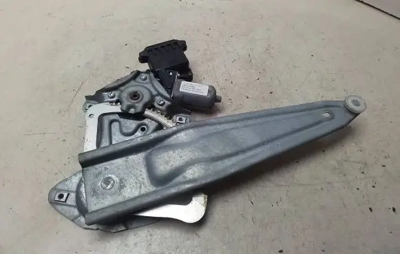Toyota Corolla Verso AR10 Rear door window regulator with motor 698300F040