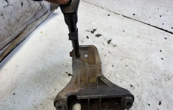 Audi 80 90 B3 Engine mounting bracket 893199308C