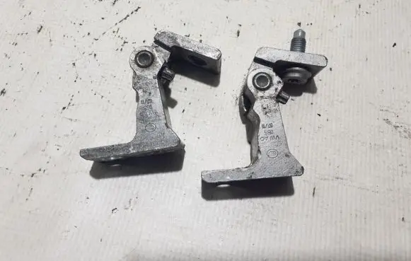 Volkswagen Amarok Rear door upper hinge 8K0831401G