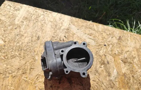 Mini Cooper Countryman R60 Throttle body valve 757669780 A2C53279370 240810174524