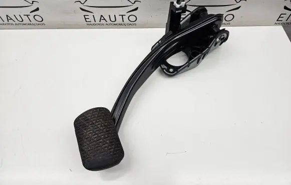 Mercedes-Benz GL X166 Brake pedal A1662940001 A1662900001 A1662920047