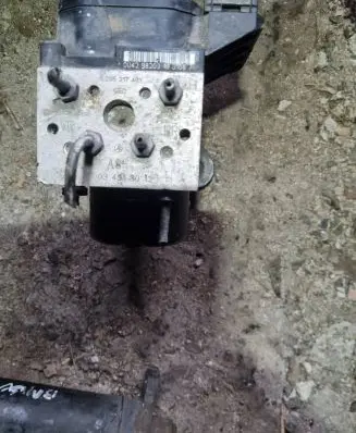 Mercedes-Benz C W203 ABS Pump 207860700