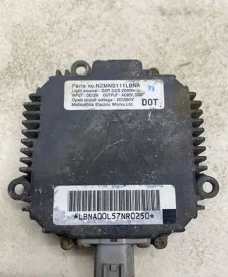 Nissan Pathfinder R51 Headlight ballast module Xenon NZMNS111LBNA D2RD2S2000