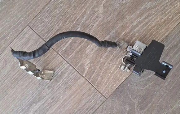 Volkswagen Golf VII Negative earth cable (battery) 5Q0915181G