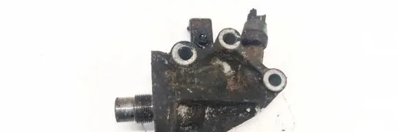 Toyota Avensis Verso Oil filter mounting bracket