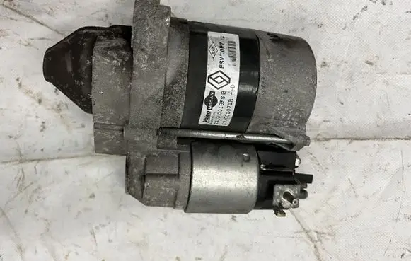 Renault Captur Starter motor 233001071R