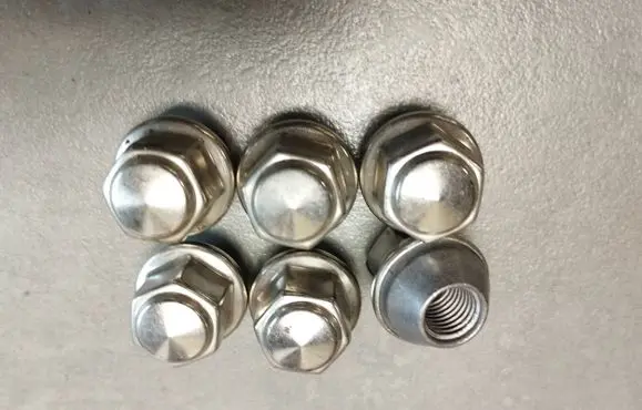 Volkswagen Amarok II Nuts/bolts 