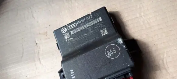 Audi A4 S4 B8 8K Gateway control module 8R0907468H