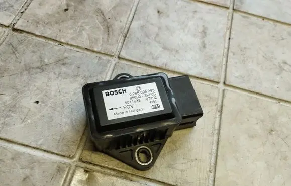 Hyundai Santa Fe ESP acceleration yaw rate sensor 0265005293 956903K000