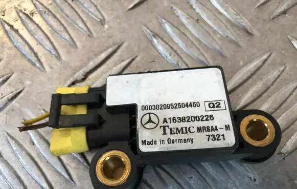 Mercedes-Benz ML W163 Airbag deployment crash/impact sensor A1638200226 7321 000002095204460