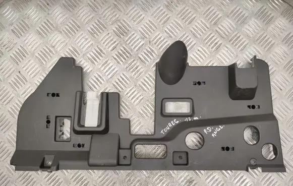 Dashboard lower bottom trim panel