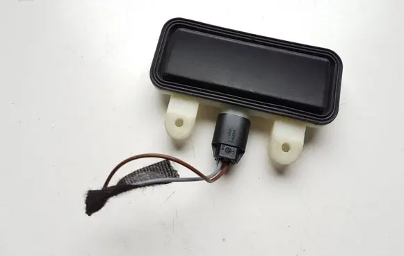 Mercedes-Benz E W212 Tailgate opening switch 2218702410