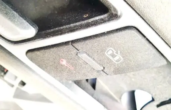 Audi A6 S6 C6 4F Central locking switch button 