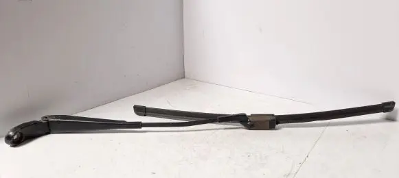 Skoda Roomster (5J) Front wiper blade arm 5j1955409b