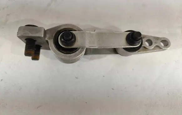 Volvo S60 Engine mounting bracket 30680750 22711