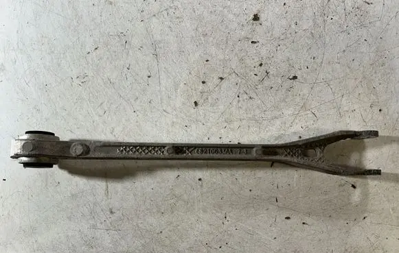 Dodge Challenger Rear control arm 68210633AA