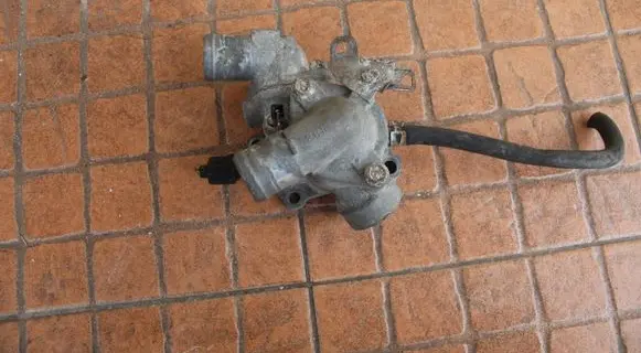 Mitsubishi Outlander Thermostat housing 