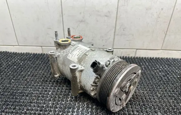 Volvo V60 Air conditioning (A/C) compressor (pump) 31332616