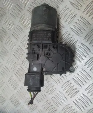 Skoda Fabia Mk1 (6Y) Wiper motor 0390241524
