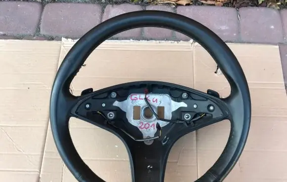 Mercedes-Benz GLK (X204) Steering wheel