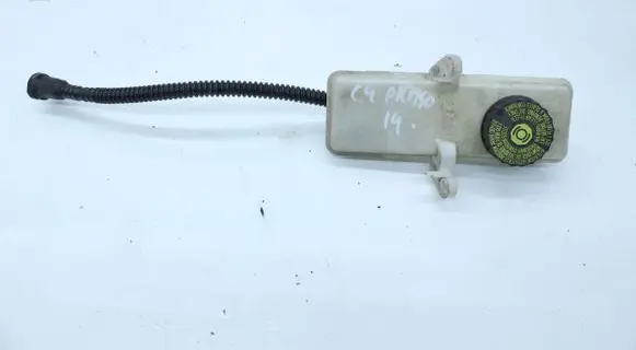 Brake fluid reservoir