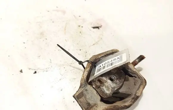 Engine mount bracket