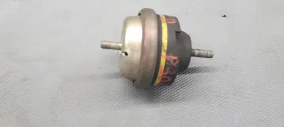 Peugeot 306 Engine mount vacuum valve 
