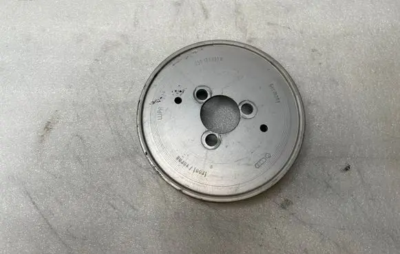Volkswagen Touareg III Water pump pulley 059121031H