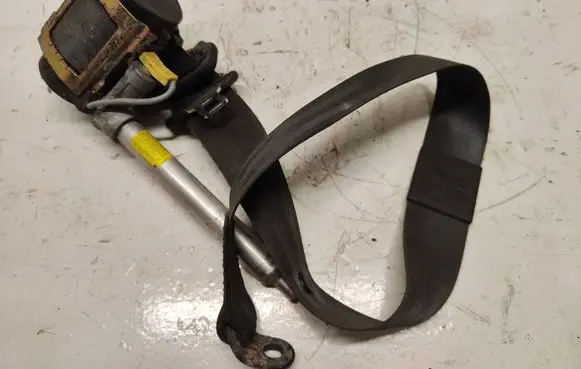 Audi A6 S6 C5 4B Front seatbelt 4B0857705D 560365000