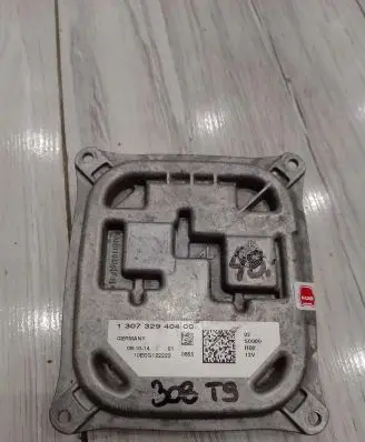 Peugeot 308 Xenon control unit/module 130732940400