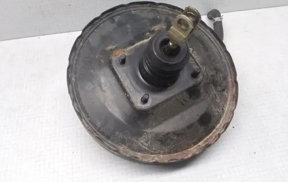 Mitsubishi Carisma Brake booster