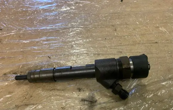 Renault Scenic II - Grand scenic II Fuel injector 8200389369