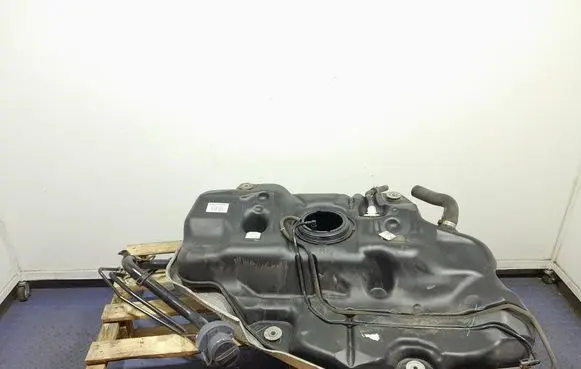 Toyota Auris E180 Fuel tank 7700102560