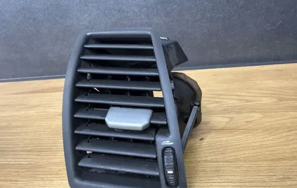 Volvo XC90 Dashboard side air vent grill/cover trim 3409398