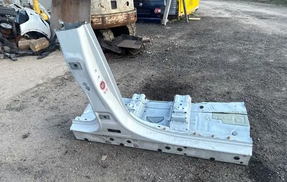 BMW X5 F15 Pillar (middle) 