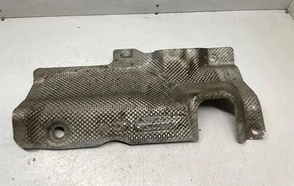 Mercedes-Benz C W204 Exhaust heat shield A2046820671