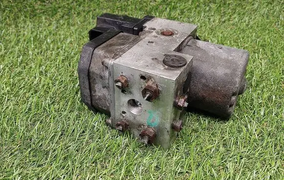 Ford Mondeo MK II ABS Pump 98BG2C285CB 0265220466